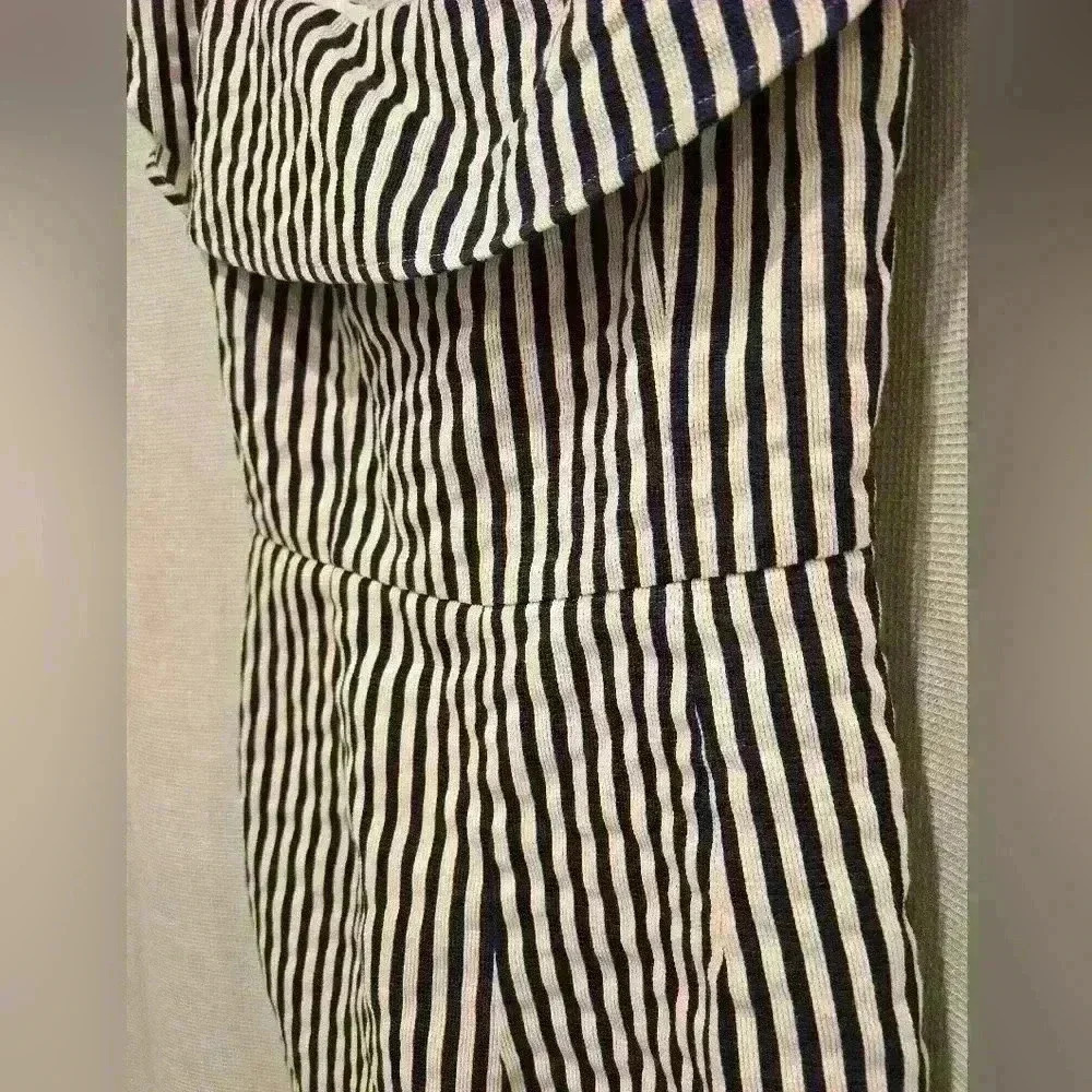 Sugar Lips Stripe Romper - Picture 2 of 5